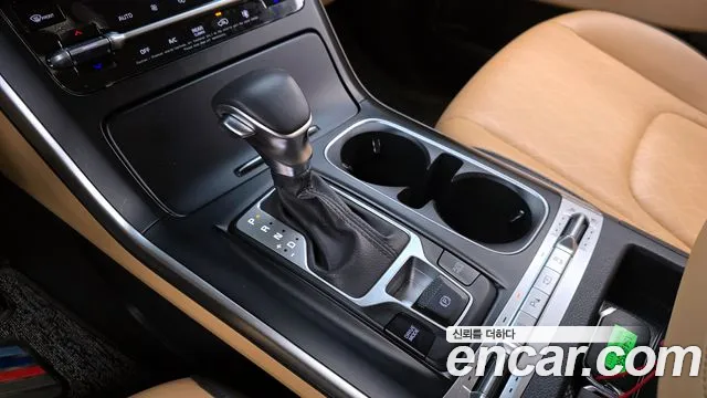 Kia Canival Carnival 4 поколение Дизель 9 мест Prestige — Фото автомобиля 9