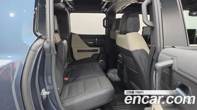 GMC Hummer EV — Фото автомобиля 12