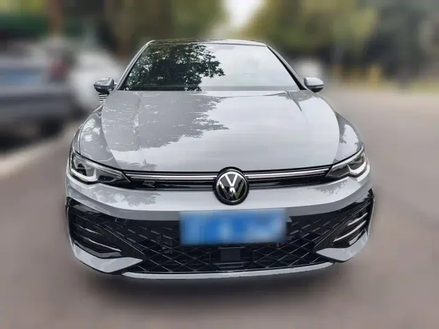 Volkswagen Golf — Фото автомобиля 2