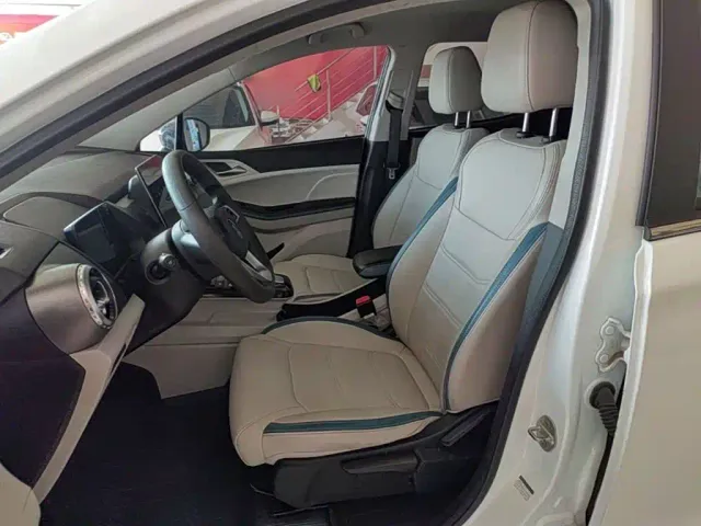 BYD Yuan Pro — Фото автомобиля 14