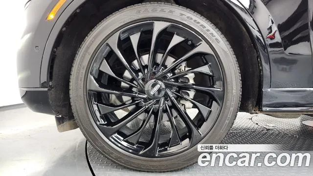 Lincoln Aviator Aviator 2 поколение 3.0 Reserve Jet Package AWD — Фото автомобиля 3