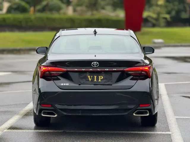 Toyota Avalon — Фото автомобиля 8