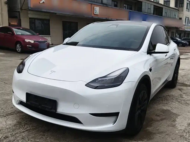 Фотография автомобиля — Tesla Model Y