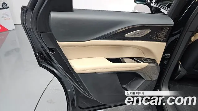 Cadillac Lyriq Lyriq Sport — Фото автомобиля 25