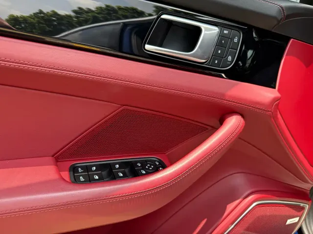 Porsche Panamera — Фото автомобиля 20