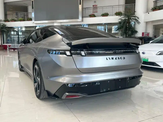 Lynk & Co Z10 — Фото автомобиля 7