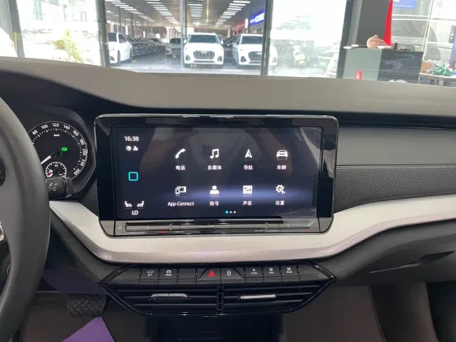 Skoda Octavia — Фото автомобиля 10