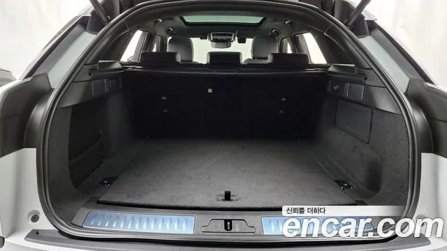Land Rover Range Rover Velar Range Rover Velar 2.0 P250 Dynamic SE — Фото автомобиля 17