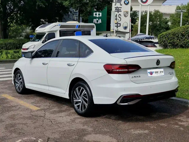Volkswagen Lavida — Фото автомобиля 4
