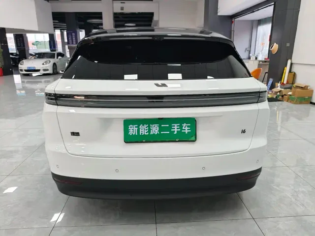 Li Auto i6 — Фото автомобиля 8