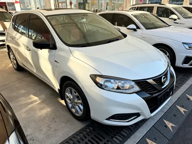 Nissan Tiida — Фото автомобиля 3