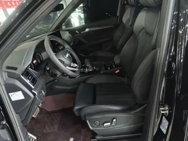 Audi Q5L — Фото автомобиля 14