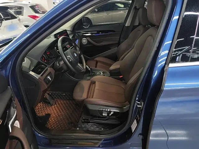 BMW X1 — Фото автомобиля 14