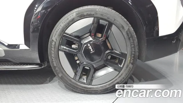 Kia EV9 Long Range 4WD — Фото автомобиля 16