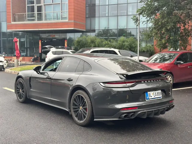 Porsche Panamera — Фото автомобиля 5
