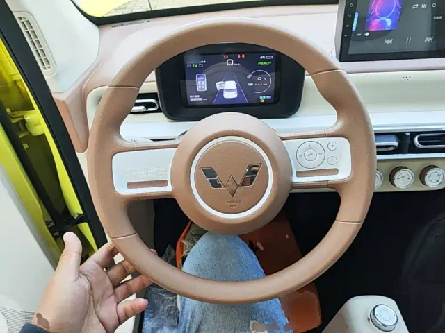 Wuling Hongguang Mini EV — Фото автомобиля 10