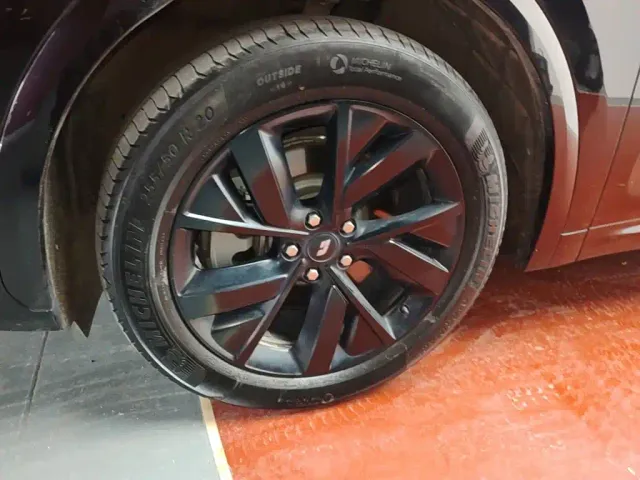 Li Auto L7 — Фото автомобиля 22