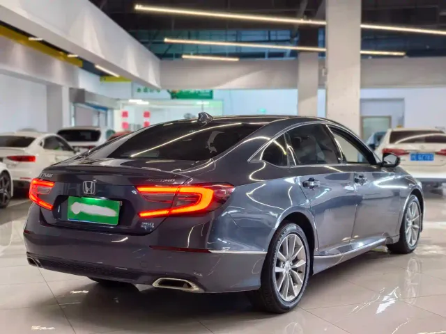 Honda Accord — Фото автомобиля 6