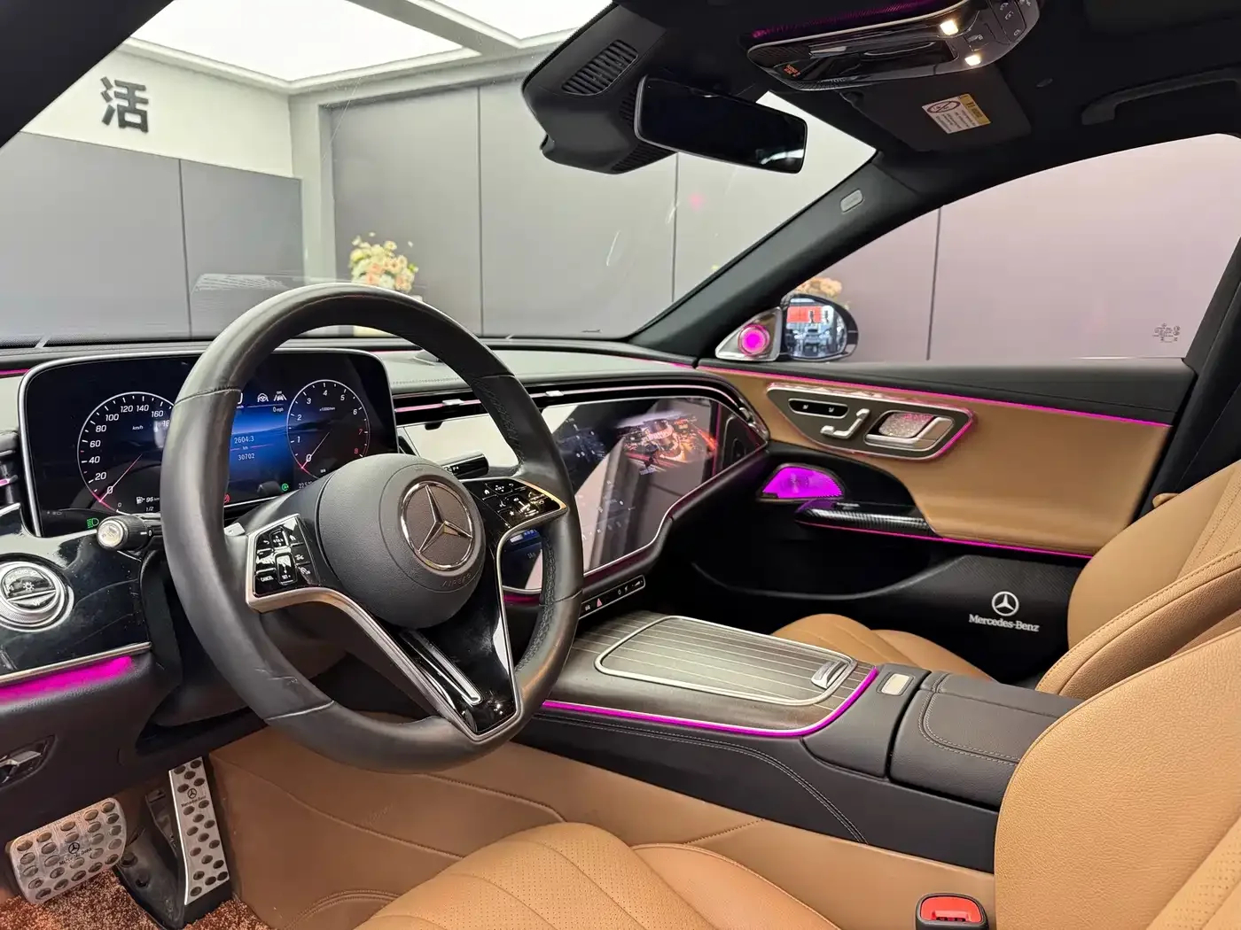 Mercedes-Benz Mercedes-Benz E-Class 2024 Model E 300 L Luxury — Фото автомобиля 4