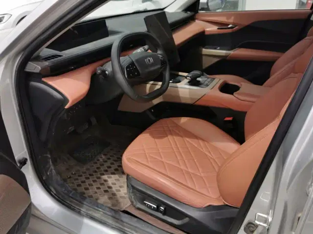 Changan Qiyuan A05 — Фото автомобиля 9