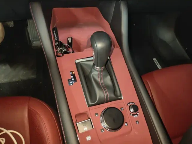 Mazda Axela — Фото автомобиля 13