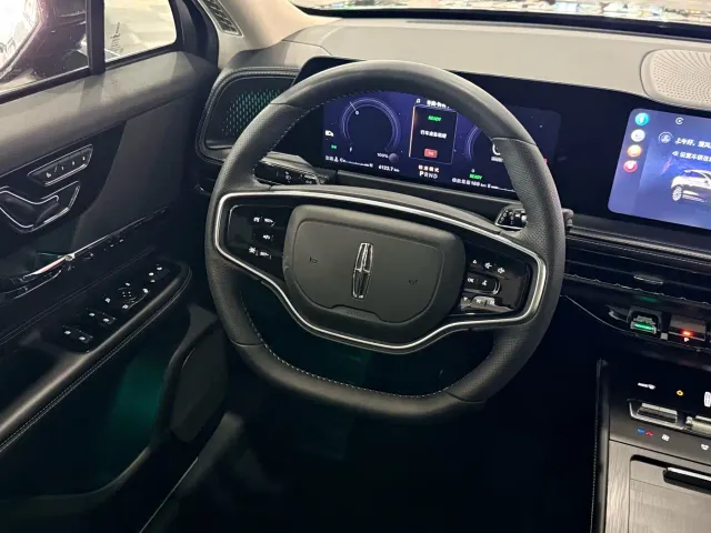 Lincoln Corsair — Фото автомобиля 11