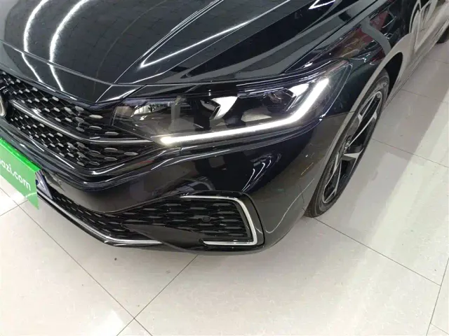 Volkswagen Passat — Фото автомобиля 17