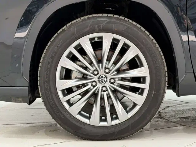 Toyota Highlander — Фото автомобиля 10