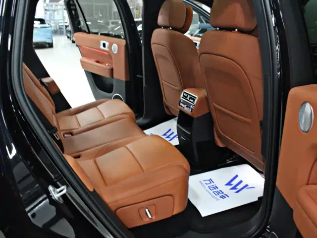 Li Auto L6 — Фото автомобиля 10