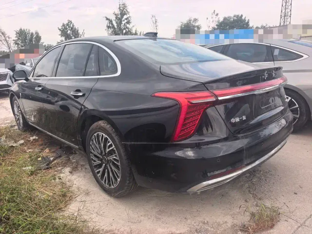 Hongqi H5 — Фото автомобиля 9
