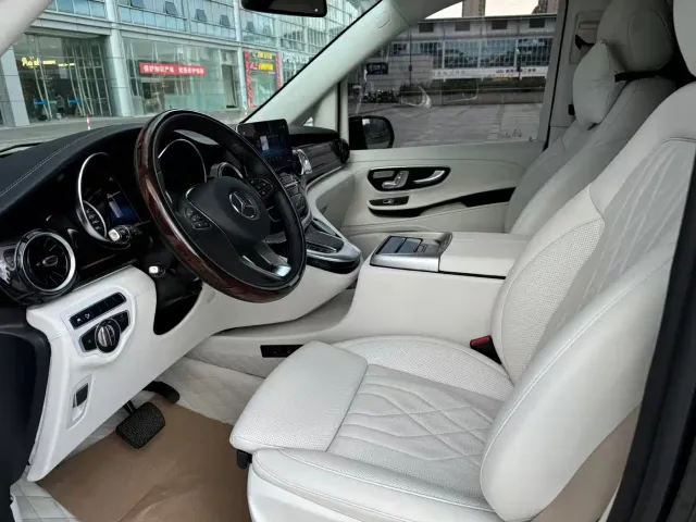 Mercedes-Benz V-Class — Фото автомобиля 13