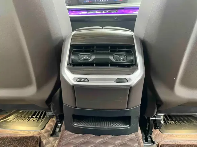 BMW 7 Series — Фото автомобиля 14