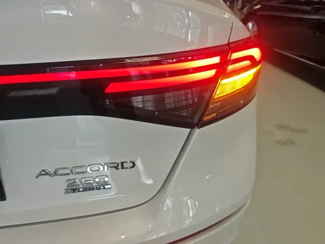Honda Accord — Фото автомобиля 7