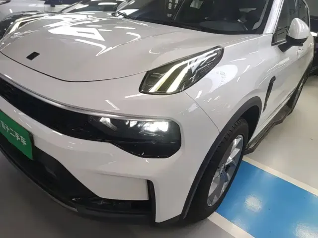 Lynk & Co 01 — Фото автомобиля 23
