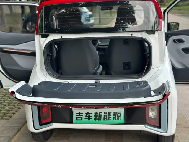 Wuling NanoEV — Фото автомобиля 14