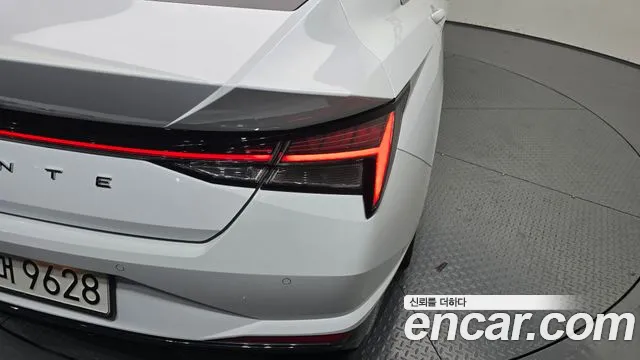 Hyundai Avante CN7 — Фото автомобиля 8