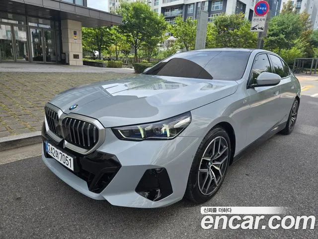 BMW 5-Series — Фото автомобиля 2