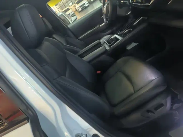 Toyota Sienna — Фото автомобиля 24