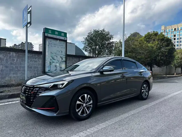 Changan Eado — Фото автомобиля 3