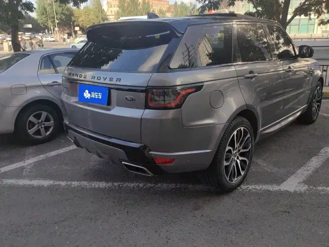 Land Rover Range Rover Sport — Фото автомобиля 3
