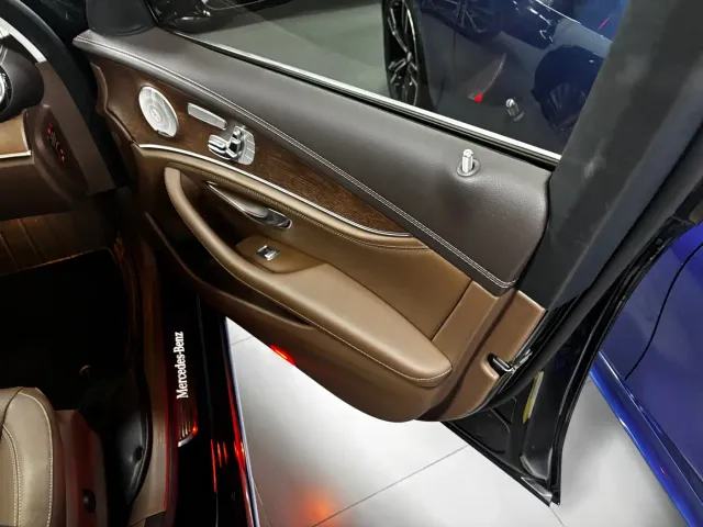 Mercedes-Benz E-Class — Фото автомобиля 13
