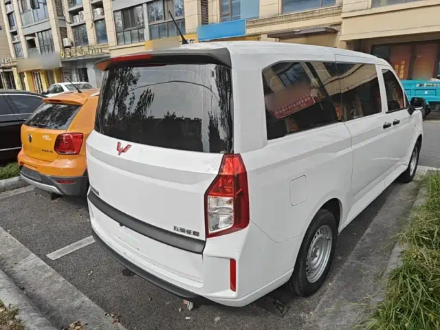 Wuling Zhengcheng — Фото автомобиля 6