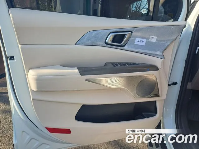 Kia Carnival Generation 4 — Фото автомобиля 2