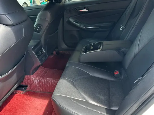Toyota Avalon — Фото автомобиля 8