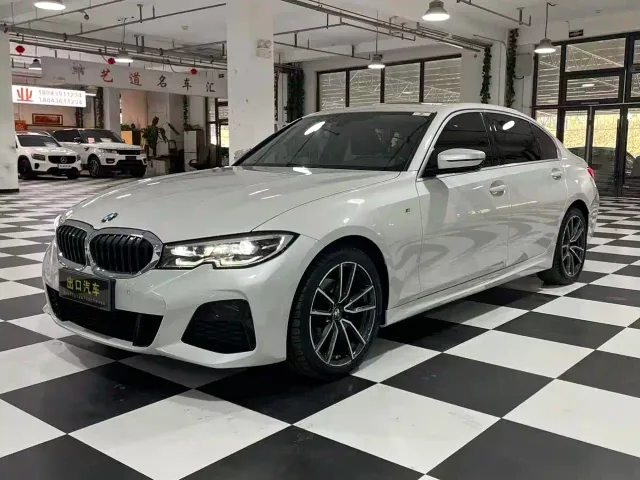 Фотография автомобиля — BMW 3 Series