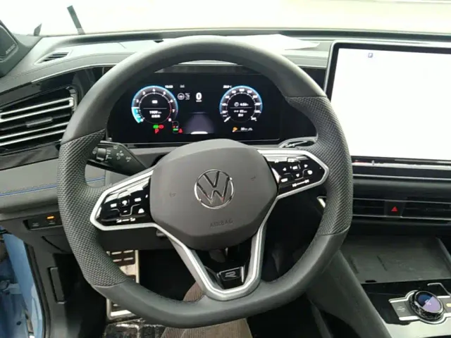 Volkswagen Tiguan L — Фото автомобиля 10