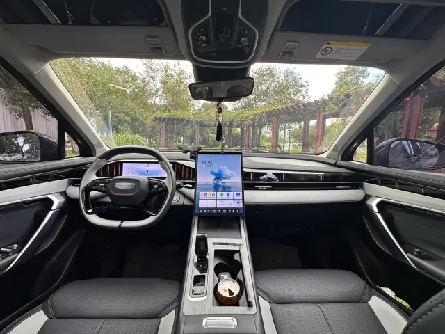 Geely Boyue L — Фото автомобиля 15
