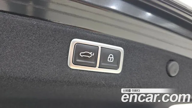 Hyundai Grandeur Grandeur (GN7) 2.5 Бензин 2WD — Фото автомобиля 19