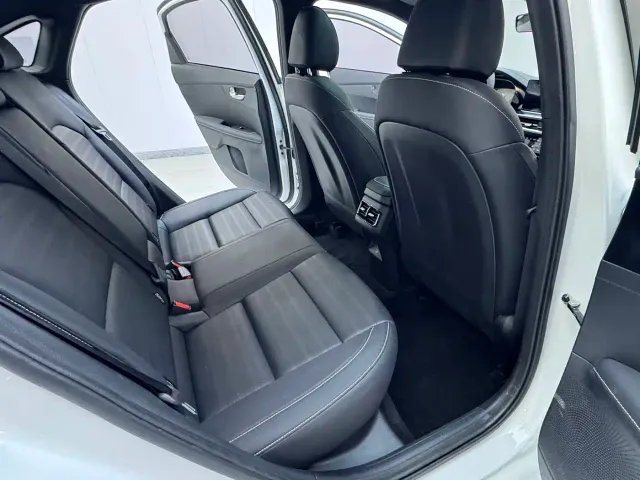 Kia K3 — Фото автомобиля 16