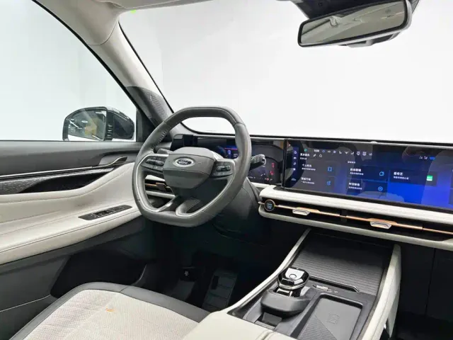 Ford Edge — Фото автомобиля 25